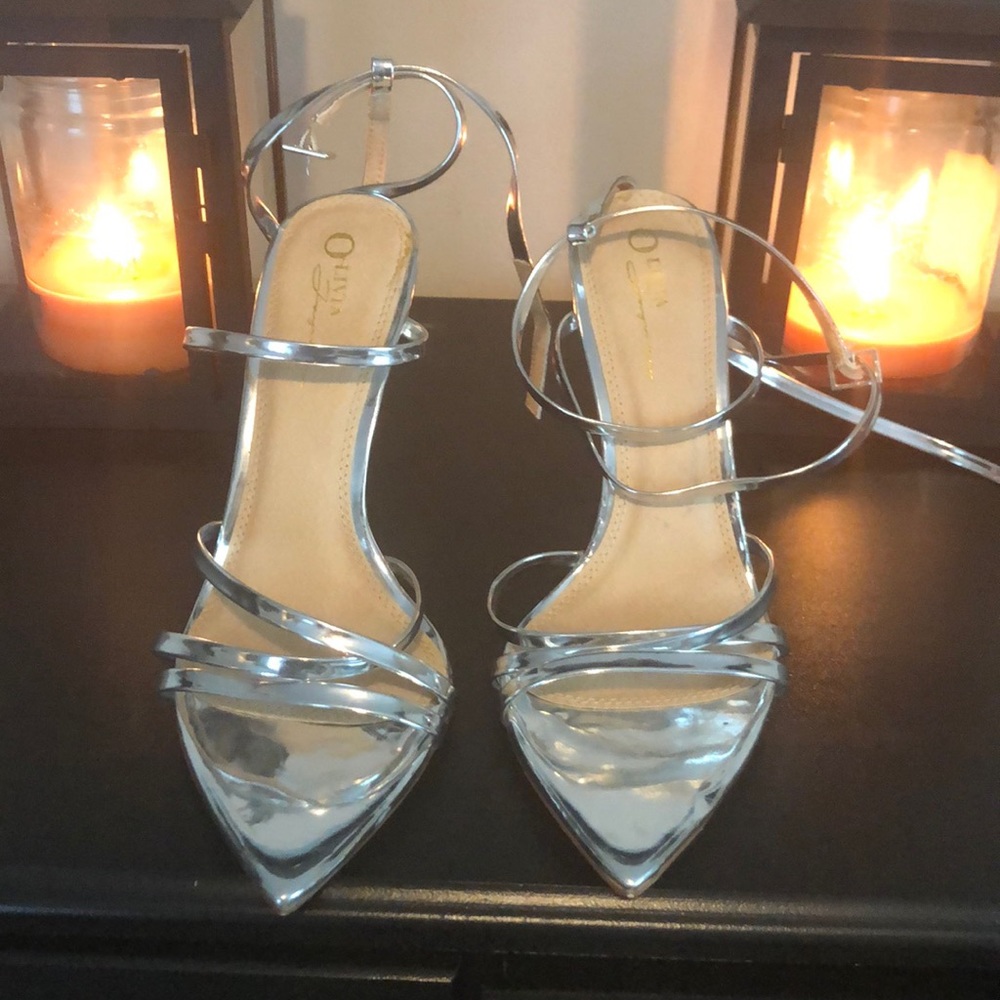 Silver Pointed Bottom Heel